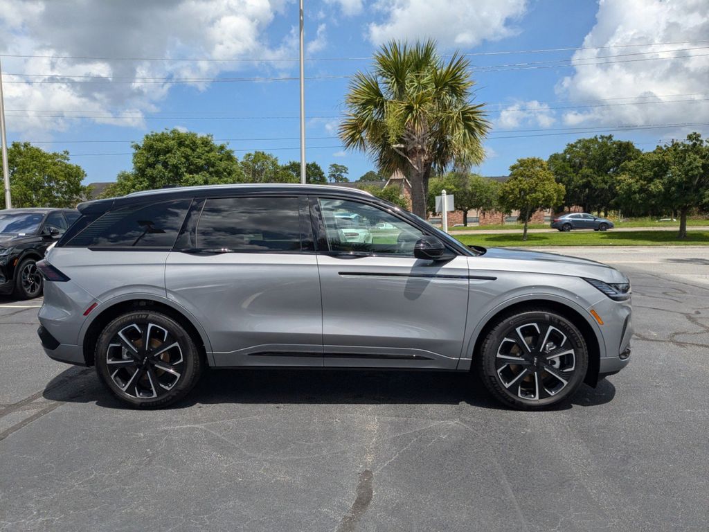2025 Lincoln Nautilus Hybrid Reserve