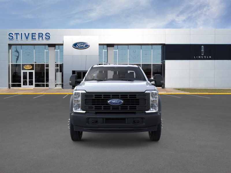 2026 Oxford White Ford Super Duty F-550 DRW XL RWD Chassis