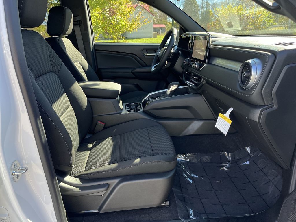 2024 Chevrolet Colorado LT photo