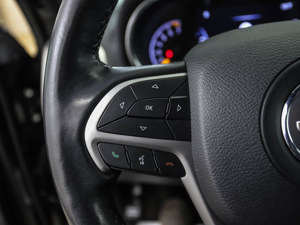 Thumbnail: 2020 Jeep Grand Cherokee - 12