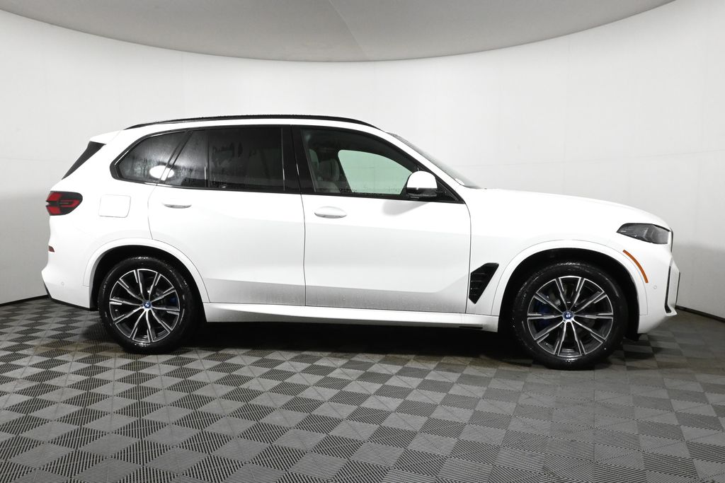 2025 BMW X5 xDrive50e 8