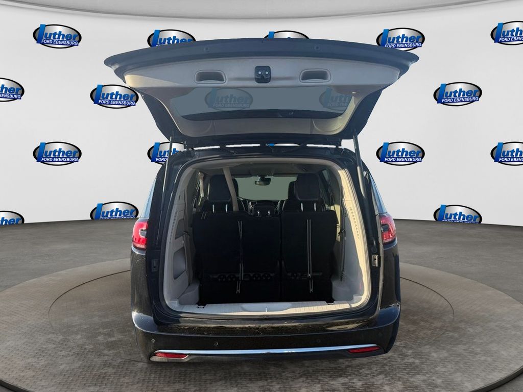 2023 Chrysler Pacifica Touring L Black at Auto Express Mitsubishi