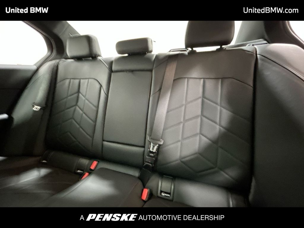 Thumbnail: 2025 BMW 5 Series - 21