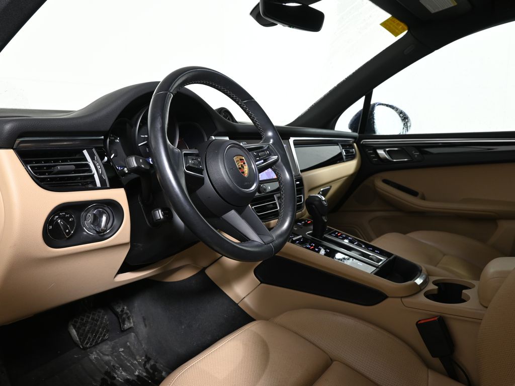 Thumbnail: 2022 Porsche Macan - 4