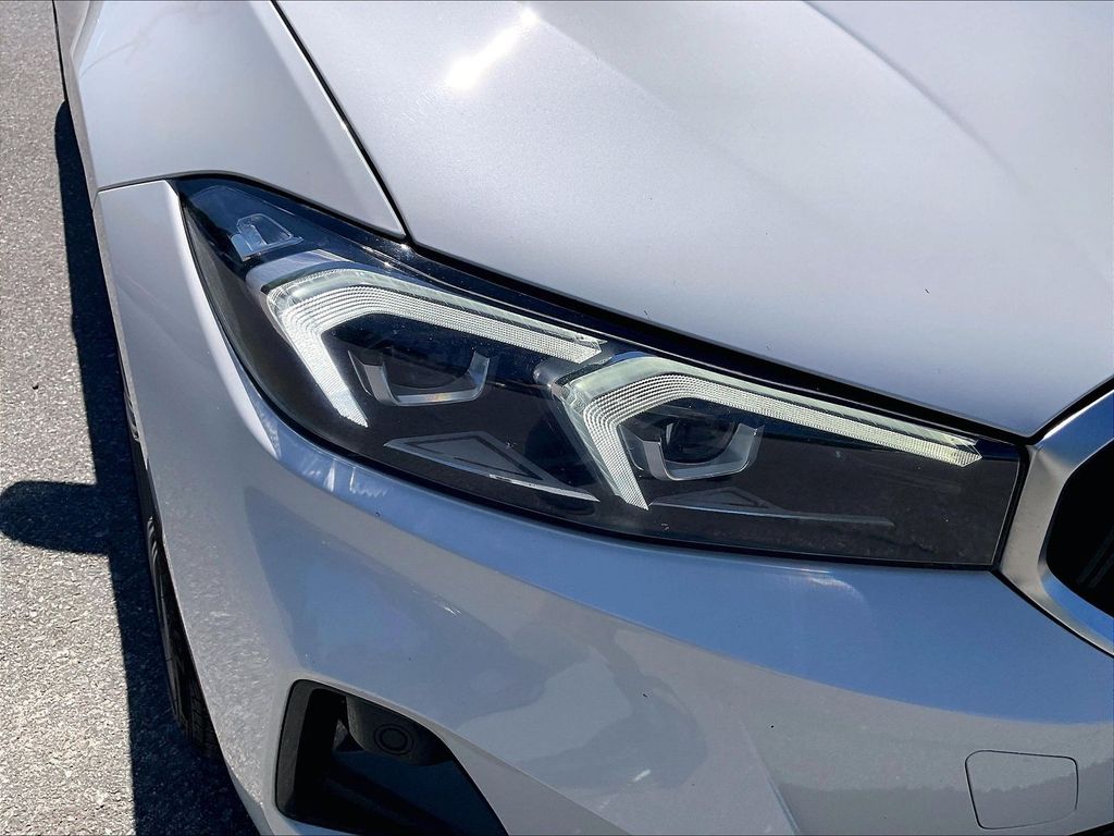 2023 BMW 3 Series — photo 30