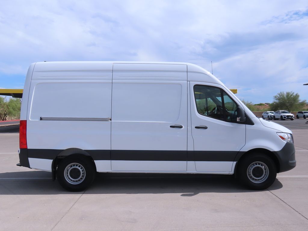 Thumbnail: 2025 Mercedes-Benz Sprinter - 4