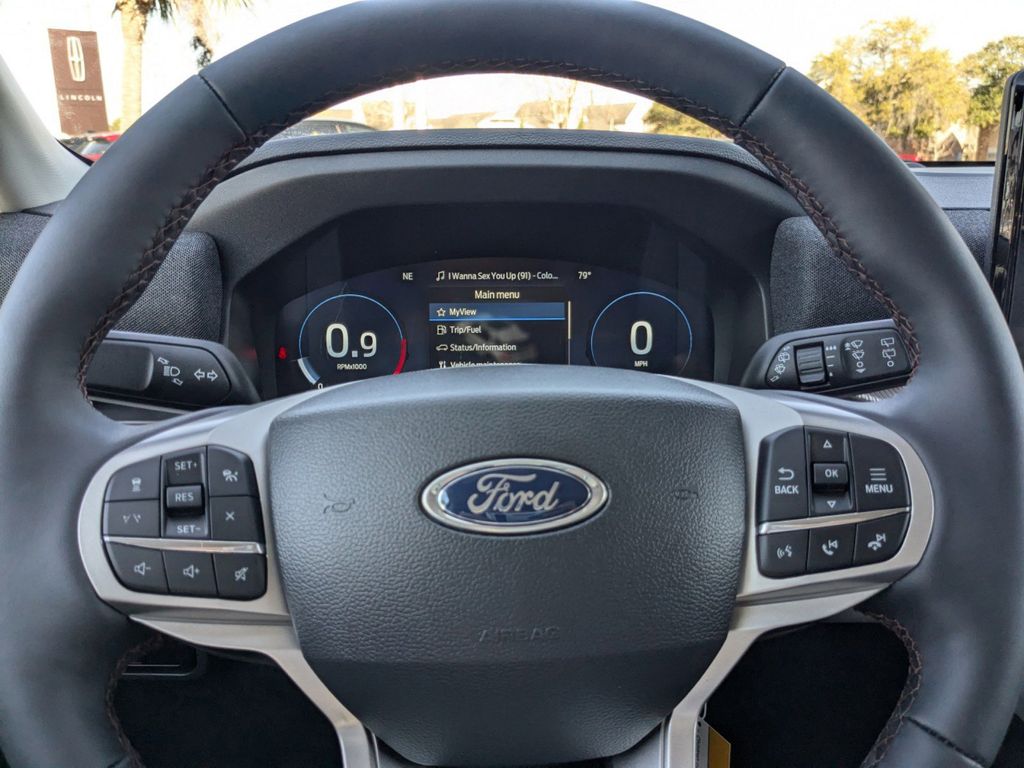 2025 Ford Explorer Active