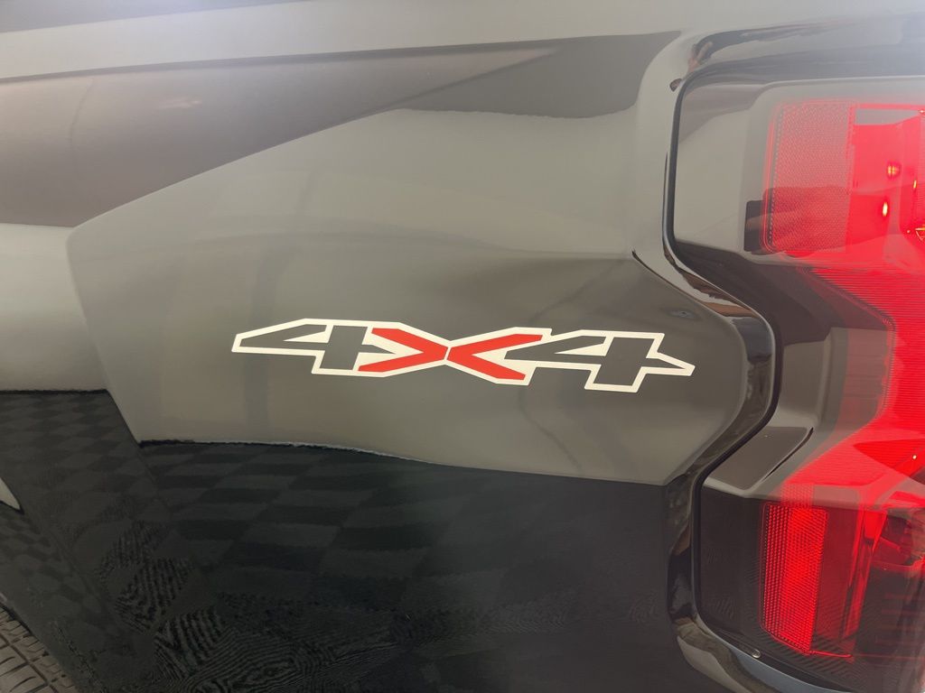 Thumbnail: 2026 Chevrolet Colorado - 18