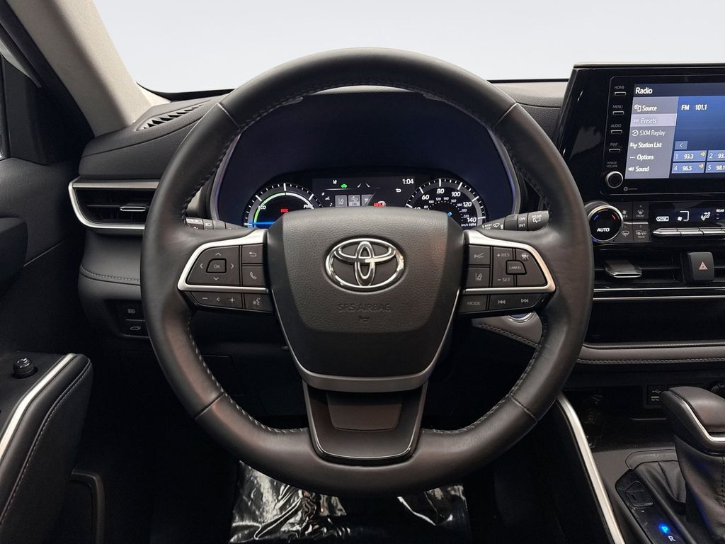 Thumbnail: 2022 Toyota Highlander - 12