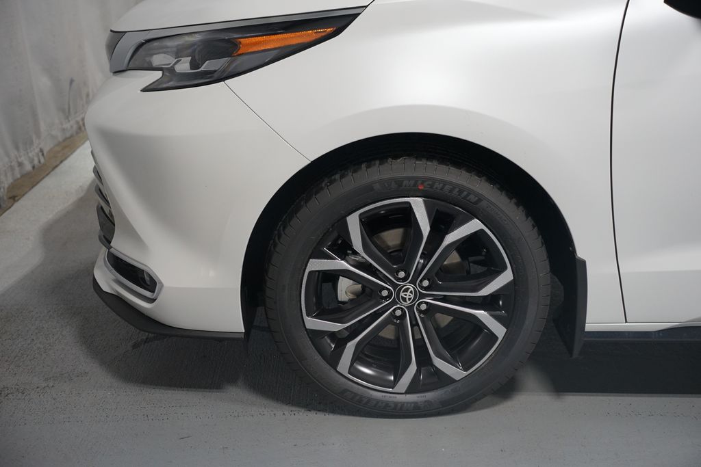 Thumbnail: 2025 Toyota Sienna - 5