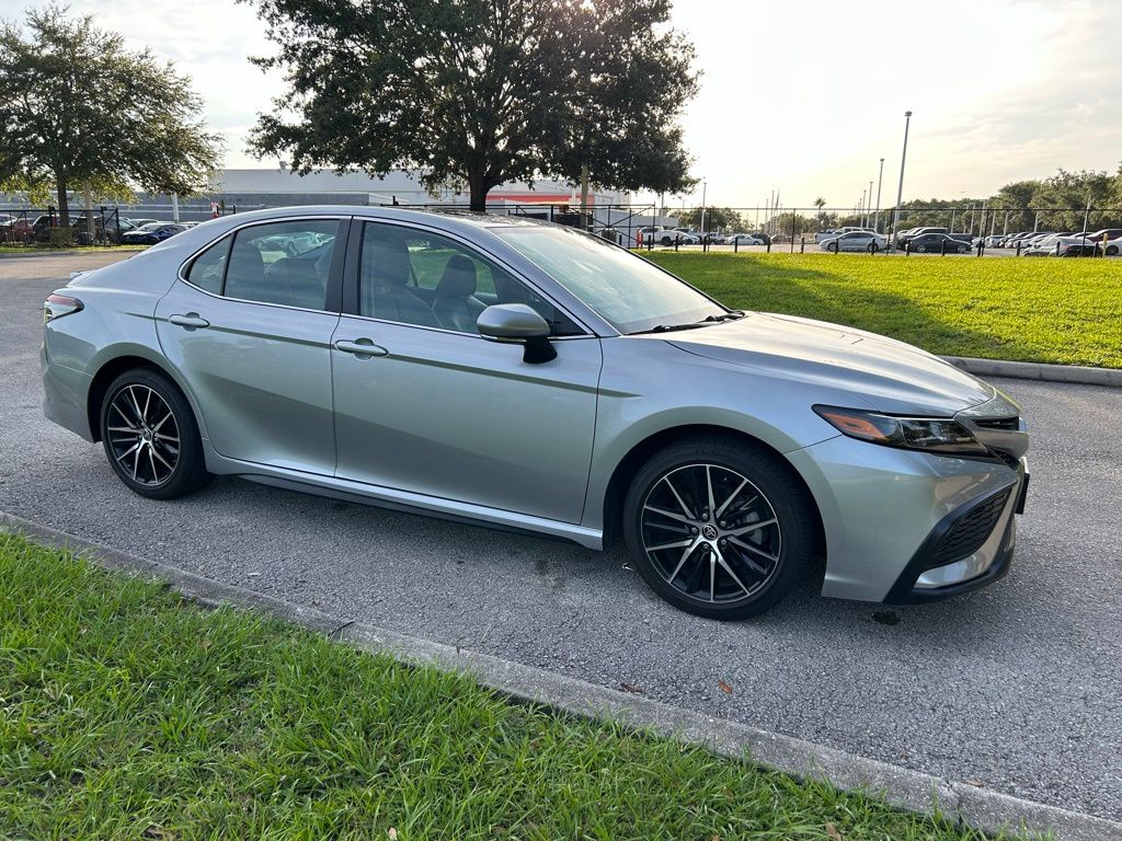 Thumbnail: 2022 Toyota Camry - 7