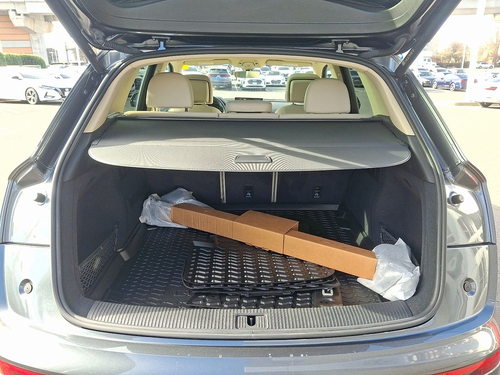 Thumbnail: 2022 Audi Q5 - 28