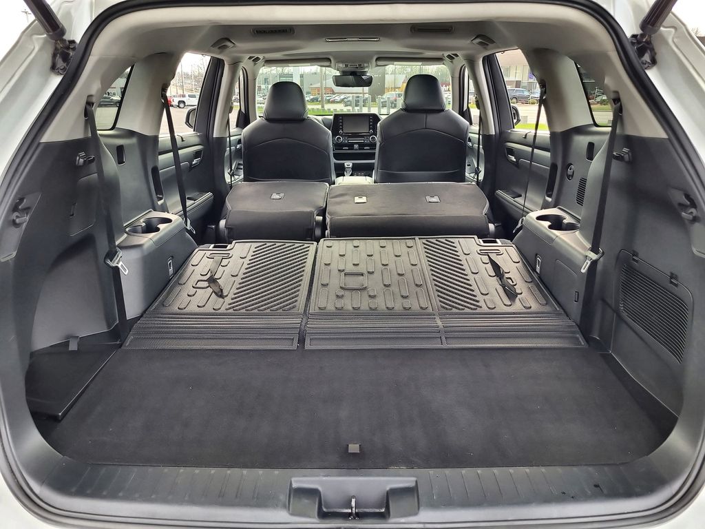 2022 Toyota Highlander XLE 23