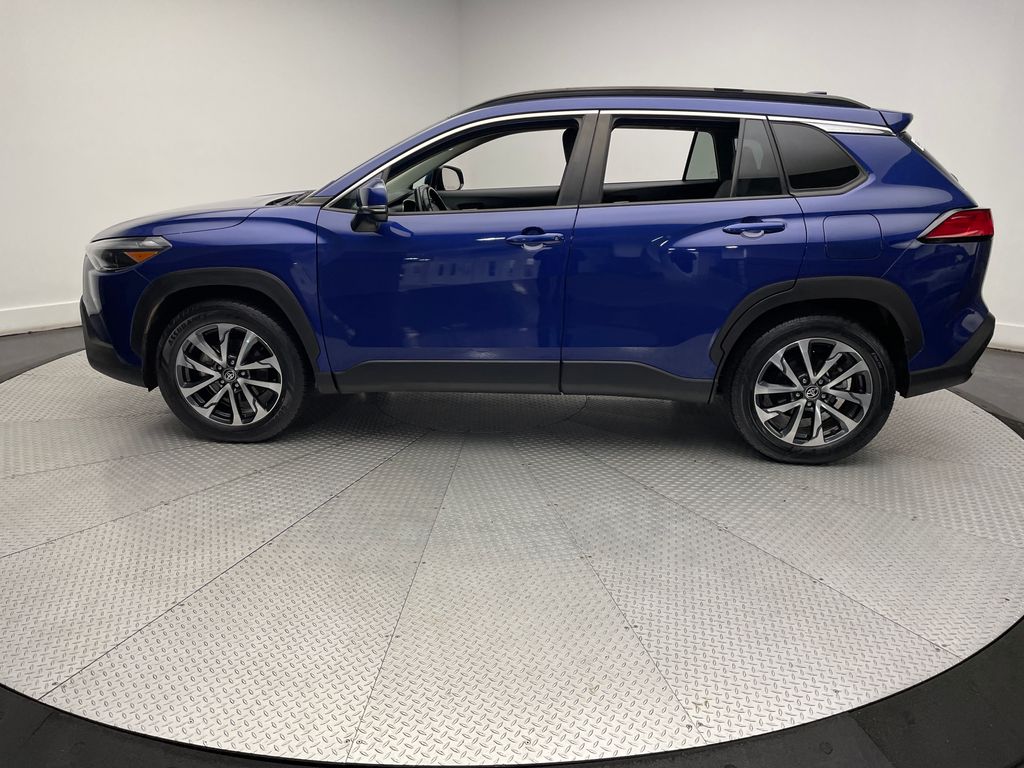 2022 Toyota Corolla Cross XLE 8