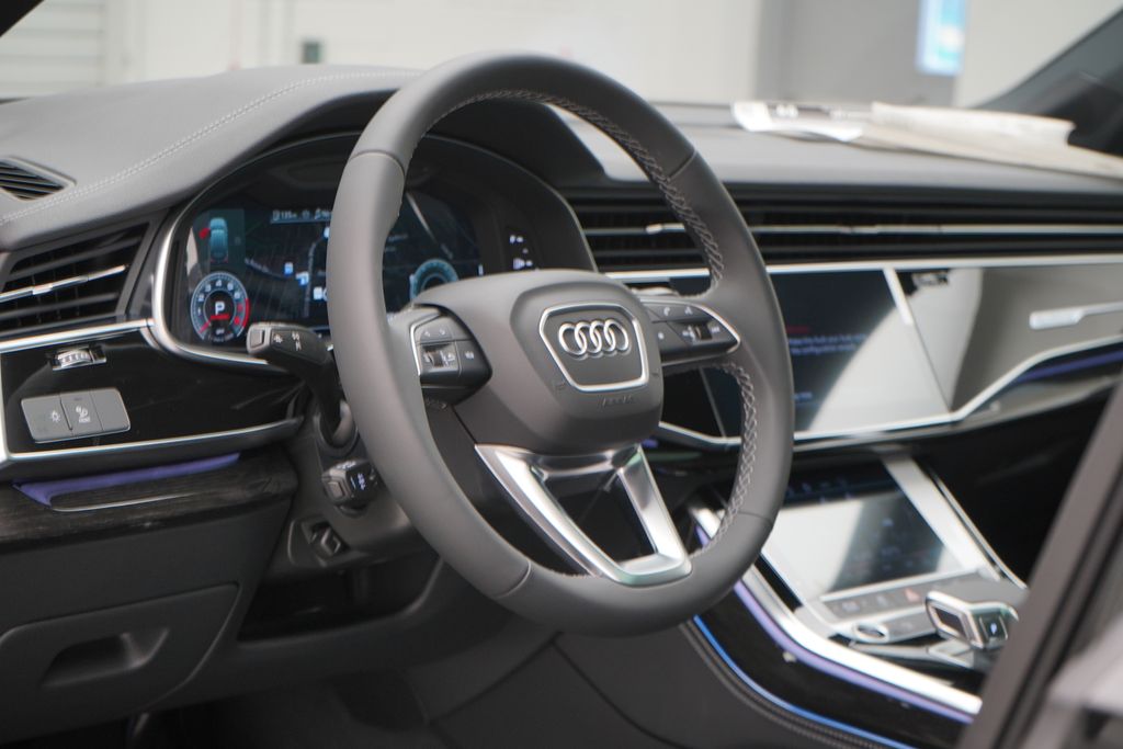 2025 Audi Q7  8