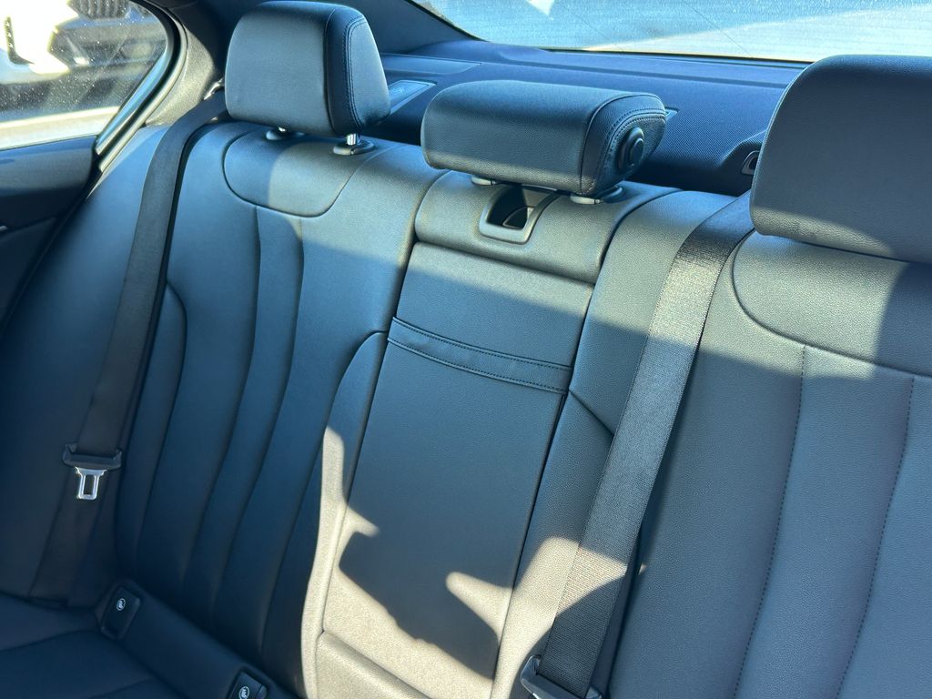 Thumbnail: 2018 BMW 5 Series - 31