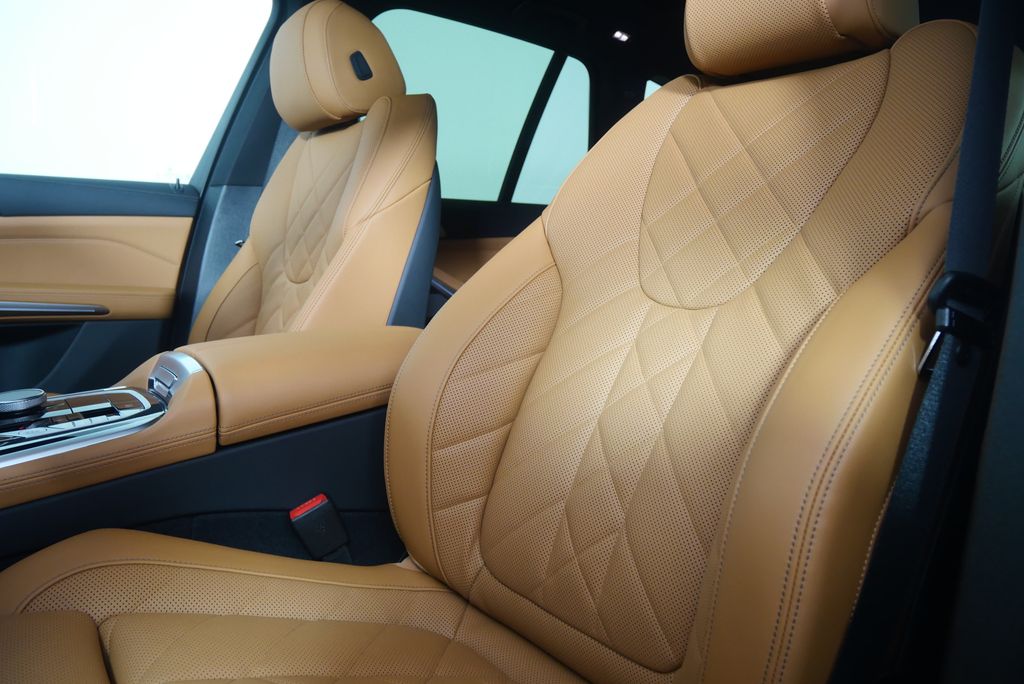 Thumbnail: 2026 BMW X5 - 11