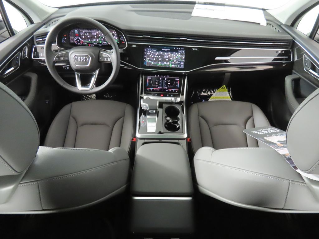 Thumbnail: 2026 Audi Q7 - 12