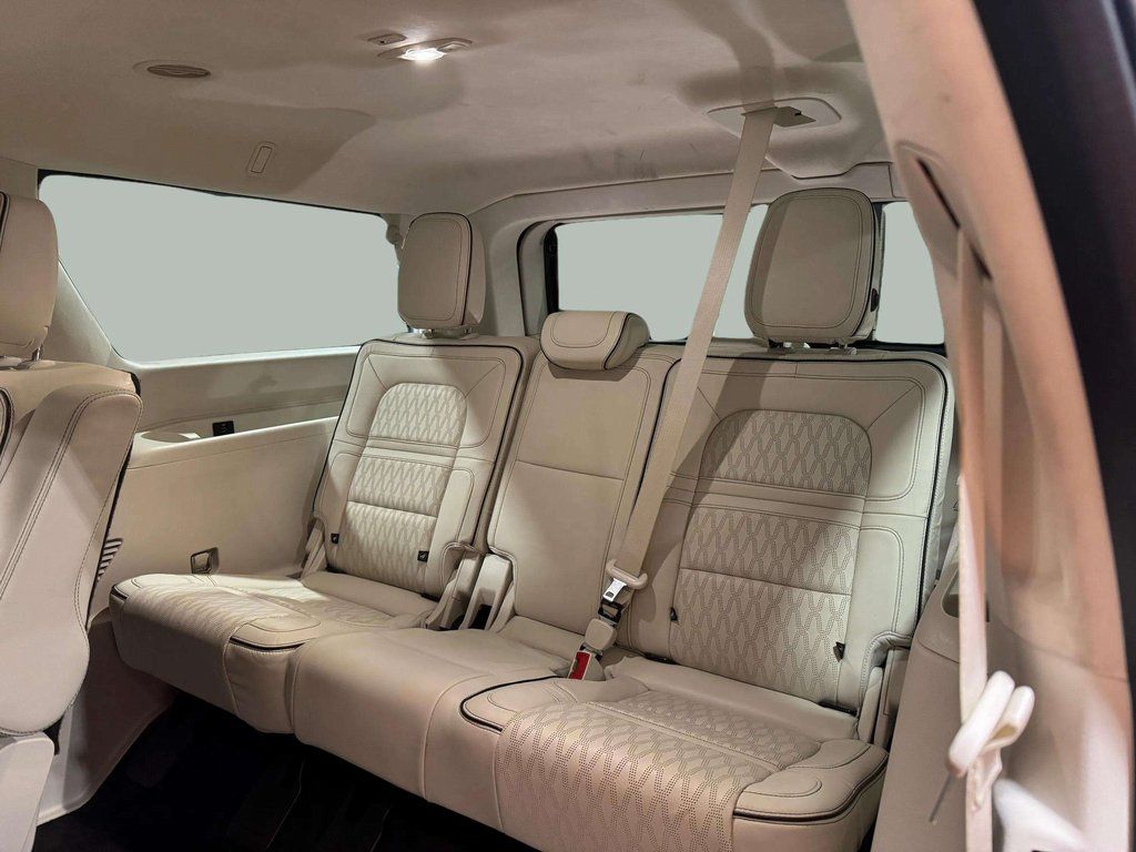 Certified Used 2021 Pristine White Lincoln Black Label image 26