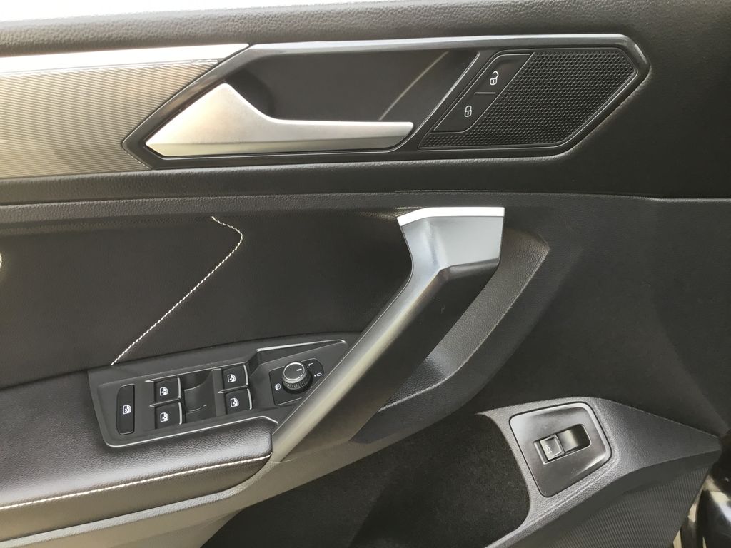 Thumbnail: 2024 Volkswagen Tiguan - 19