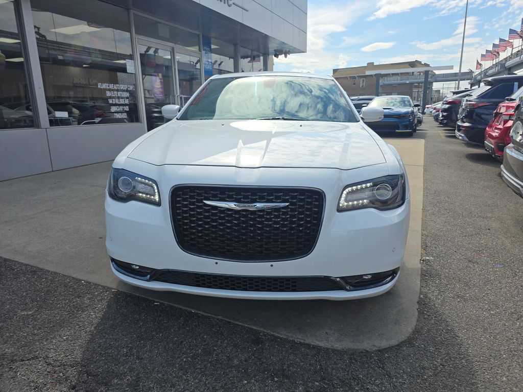 2018 Chrysler 300