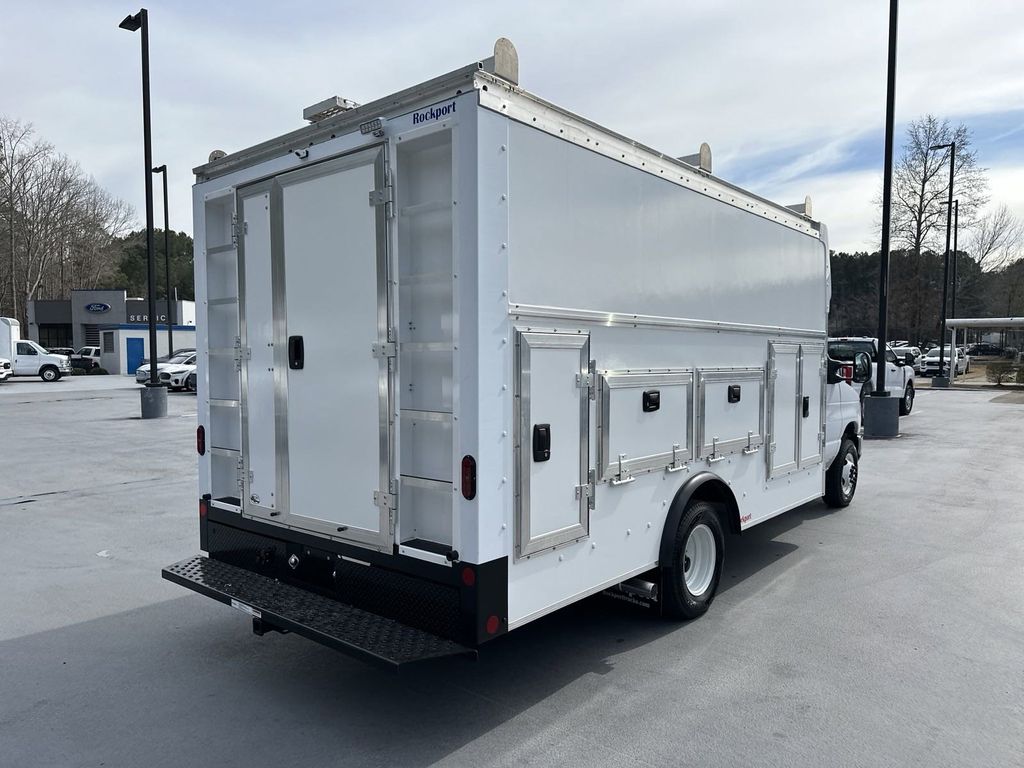 2024 Ford E-450SD Base 7