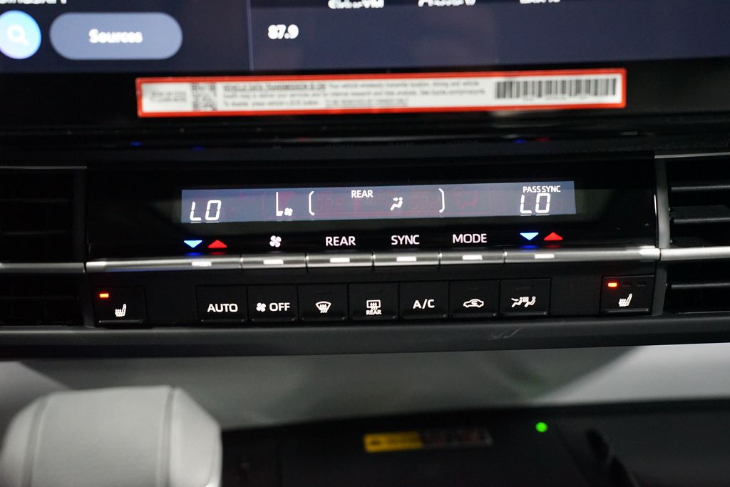 Thumbnail: 2025 Toyota Sienna - 20