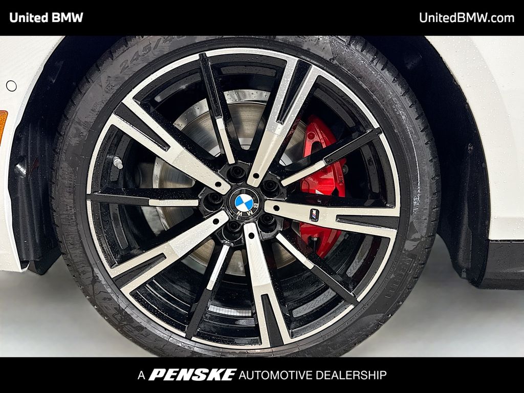 Thumbnail: 2026 BMW 5 Series - 2