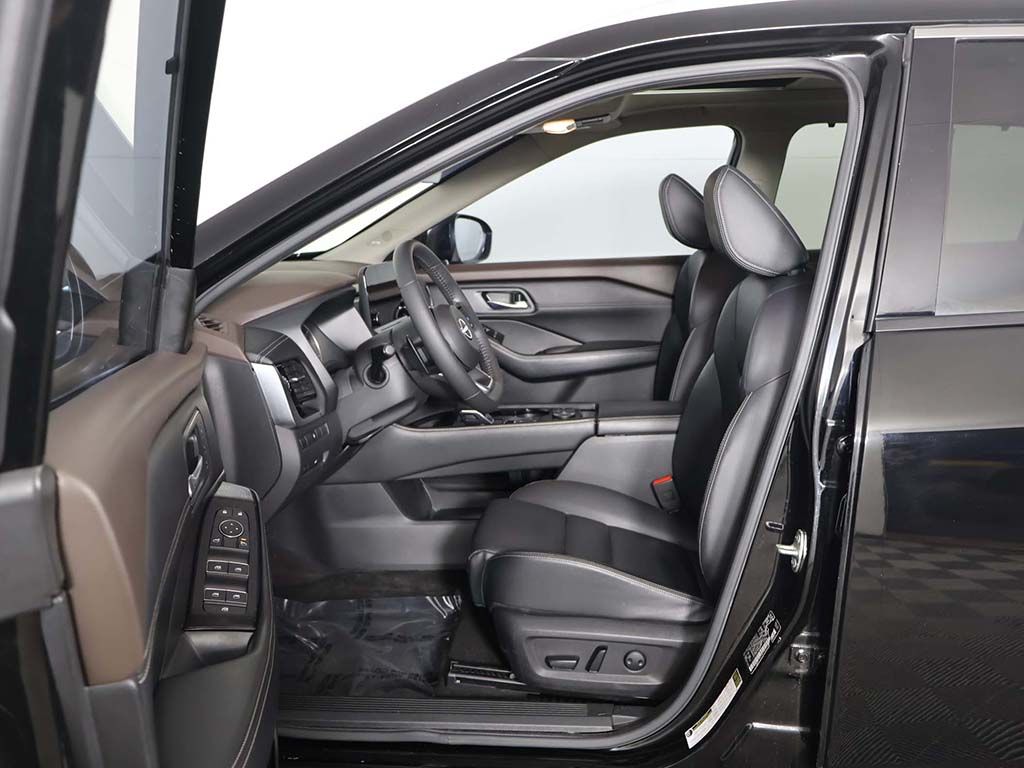 Used 2023 Black Nissan SL image 32