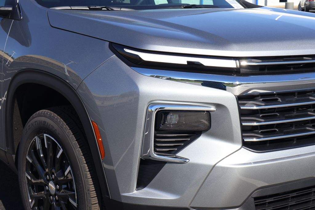 Thumbnail: 2026 Chevrolet Traverse - 3