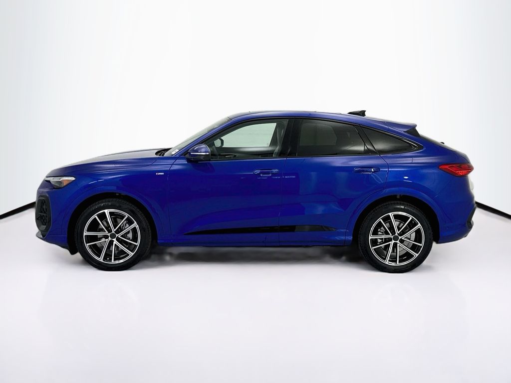 Thumbnail: 2026 Audi Q5 - 8