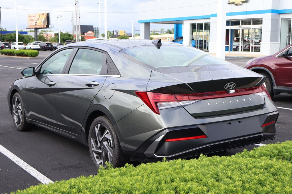 2025 Hyundai Elantra SEL 10