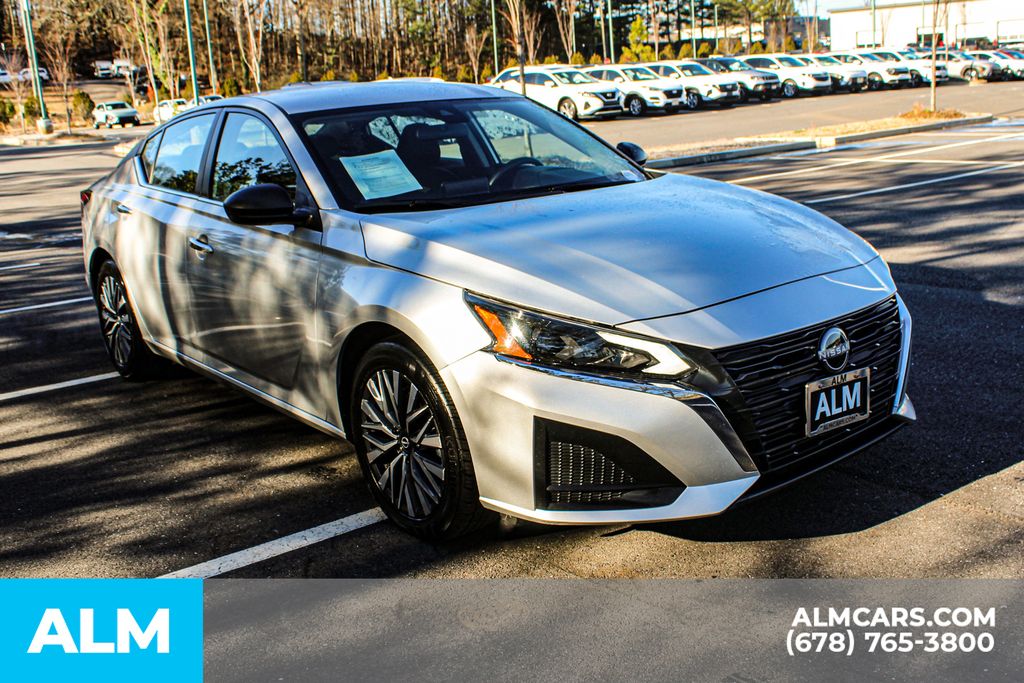 Used 2024 Silver Nissan 2.5 SV image 6