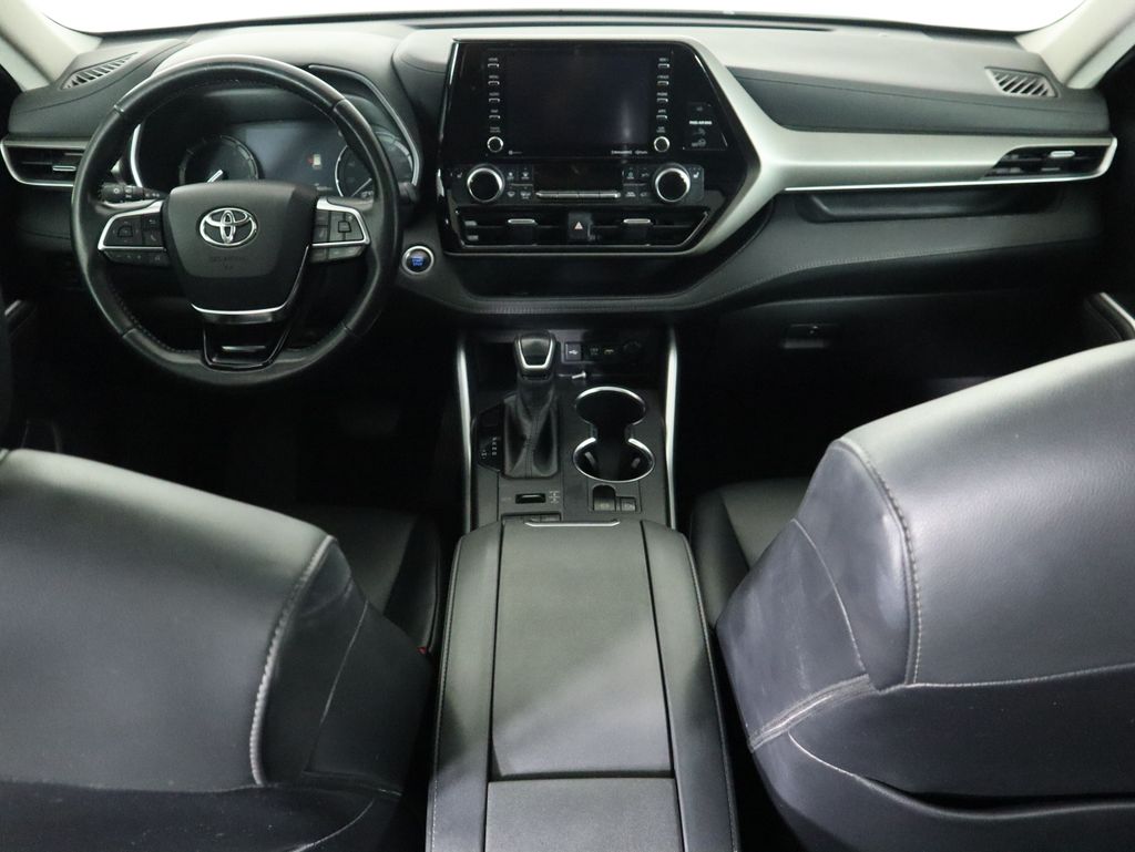 2020 Toyota Highlander XLE 13