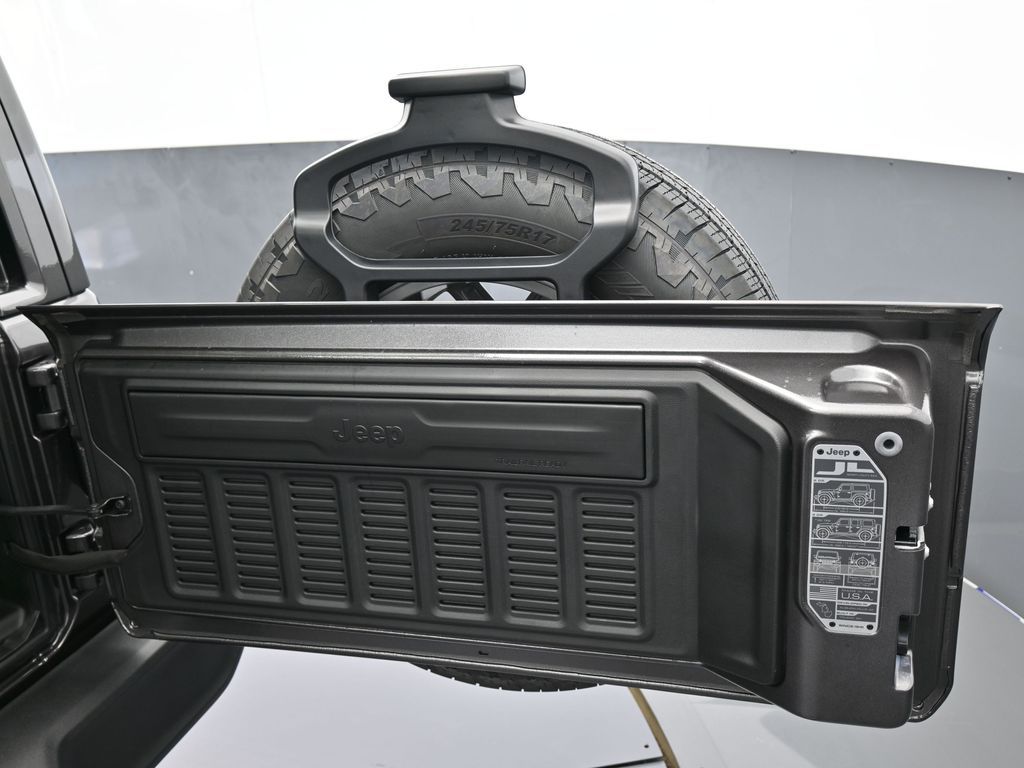 New 2026 Granite Crystal Metallic Clearcoat Jeep Sport S image 34