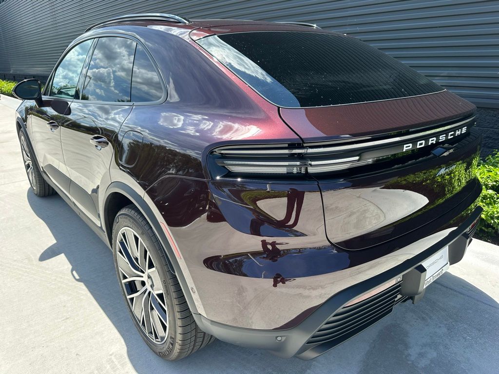 Thumbnail: 2025 Porsche Macan - 3
