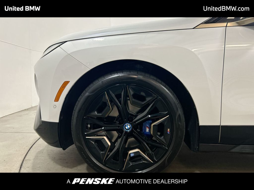 Thumbnail: 2023 BMW iX - 10