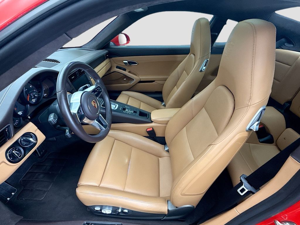 Thumbnail: 2019 Porsche 911 - 5