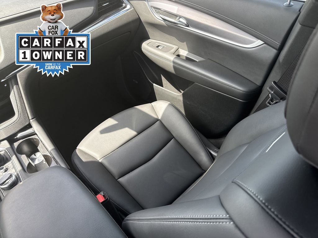 2024 Cadillac XT6 Luxury White at River Oaks CDJR