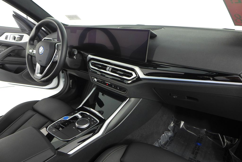 Thumbnail: 2024 BMW i4 - 13