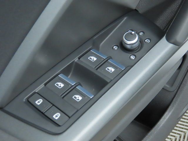 Thumbnail: 2022 Audi Q3 - 23