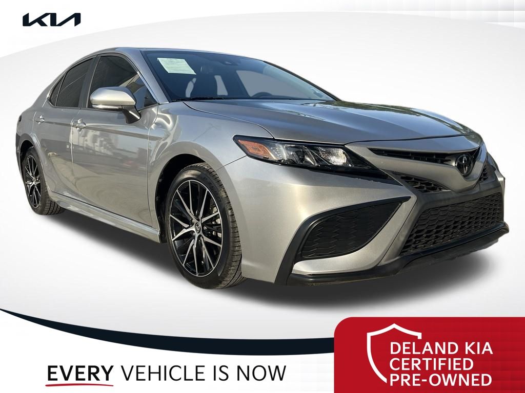 Celestial Silver Metallic 2022 Toyota Camry Sedan Front-Wheel Drive 8-Speed Automatic