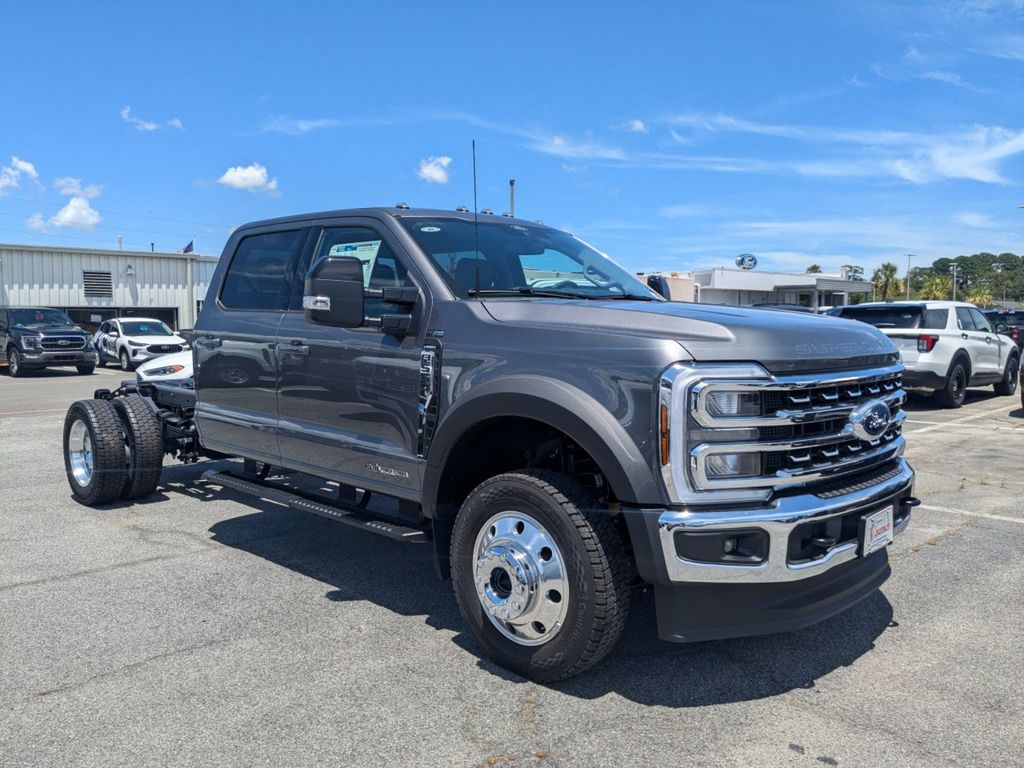 2025 Ford F-550 Chassis LARIAT