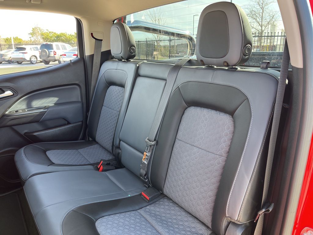 Thumbnail: 2015 Chevrolet Colorado - 25