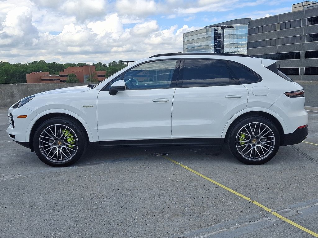 2021 Porsche Cayenne E-Hybrid 2