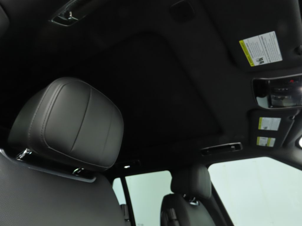 Thumbnail: 2023 Land Rover Range Rover - 17