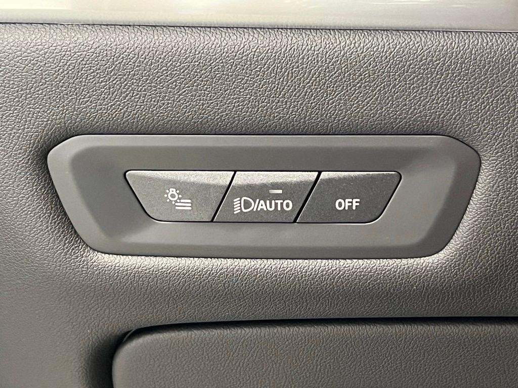 Thumbnail: 2026 BMW X5 - 20