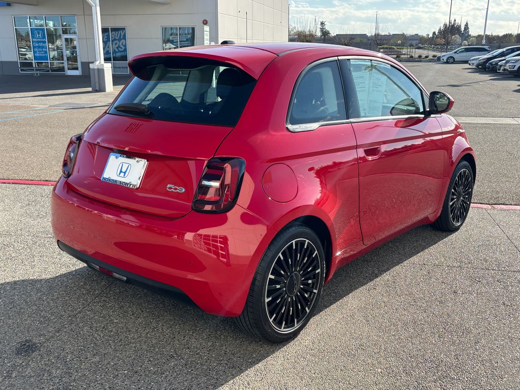 Thumbnail: 2024 Fiat 500e - 5