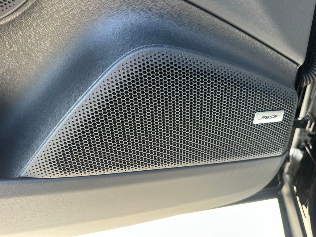 Thumbnail: 2026 Porsche Macan - 22