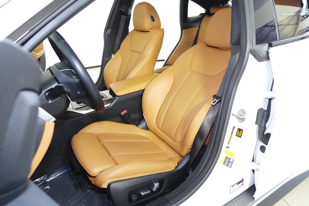 Thumbnail: 2023 BMW i4 - 22